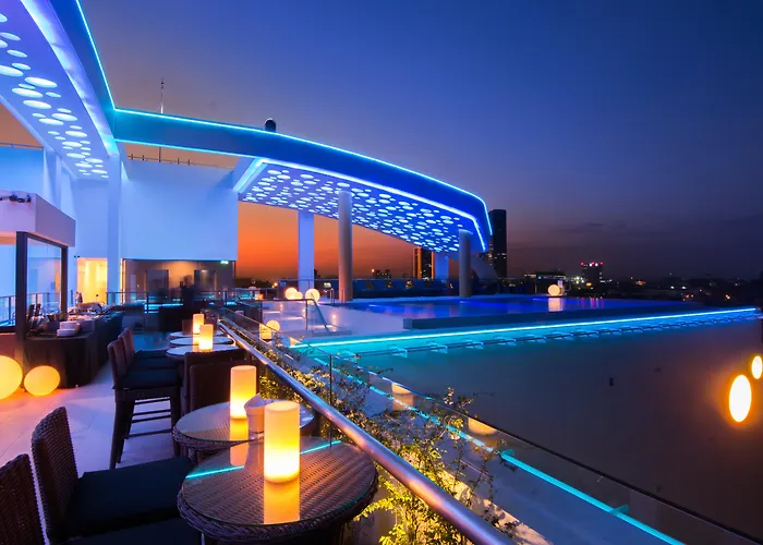 Sun & Moon, Urban Hotel
