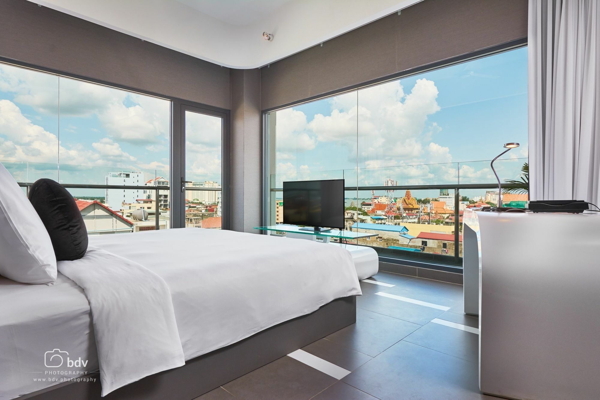 Sun & Moon, Urban Hotel 4*