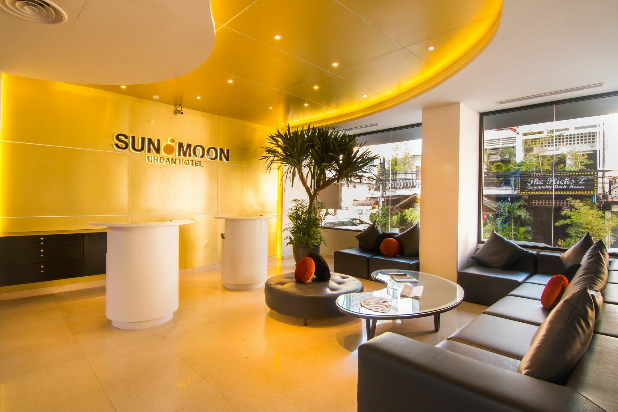 Hotel Sun & Moon, Urban